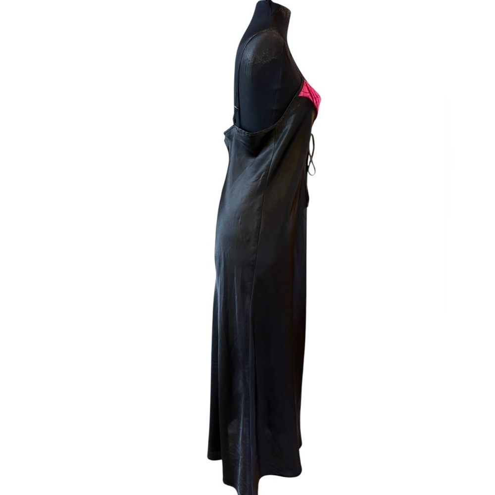 Vintage Elegant Black and Pink Nightgown - Picture 9 of 13